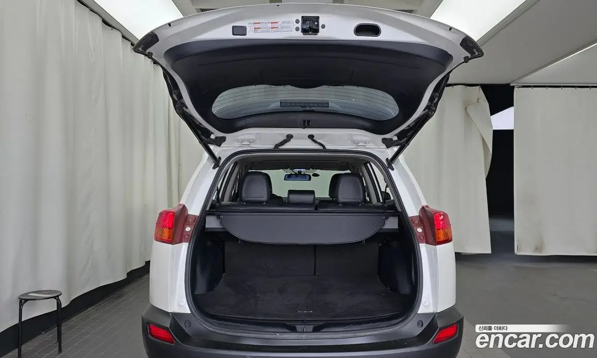 Toyota RAV4 2014 2.5 автомат (гидро), фото 20 Toyota RAV4 2014 2.5 автомат (гидро), фото 20