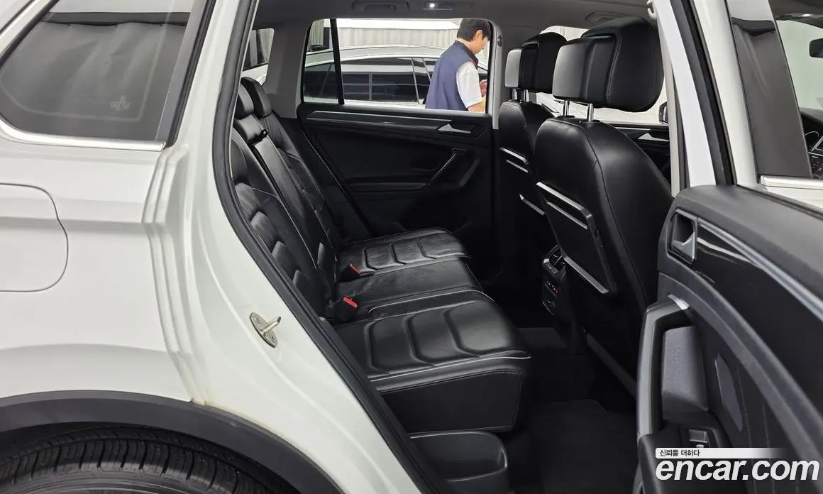 Volkswagen Tiguan 2019 2.0 автомат (гидро), фото 18 Volkswagen Tiguan 2019 2.0 автомат (гидро), фото 18