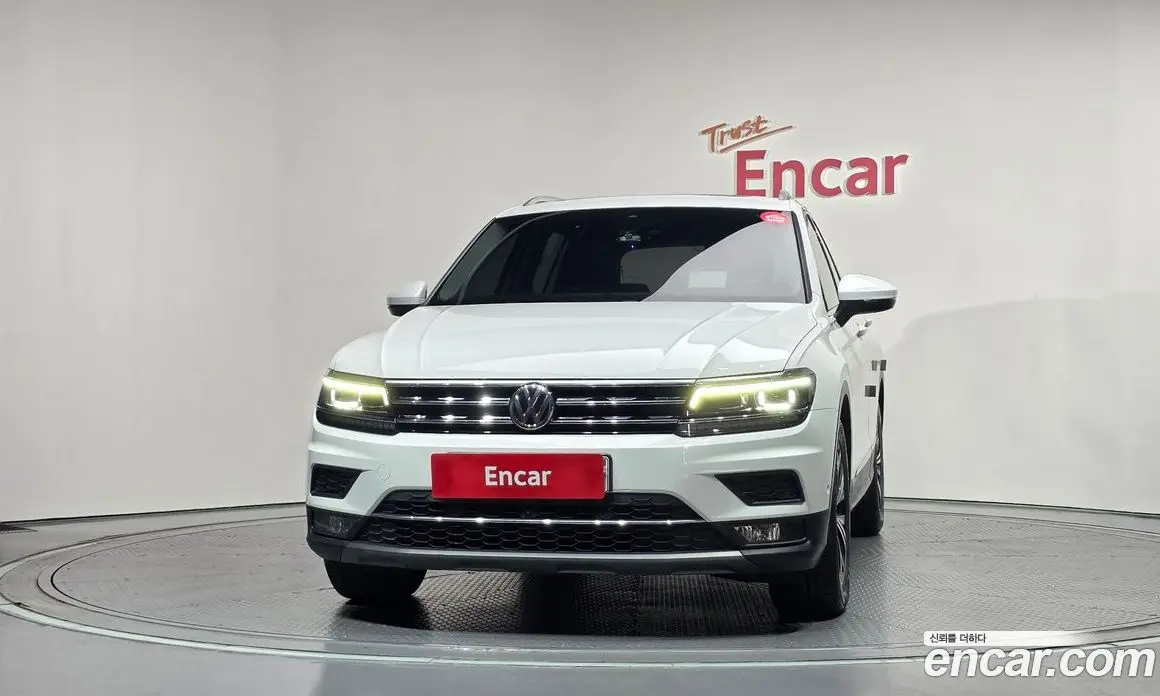 Volkswagen Tiguan 2019 2.0 автомат (гидро), фото 3 Volkswagen Tiguan 2019 2.0 автомат (гидро), фото 3