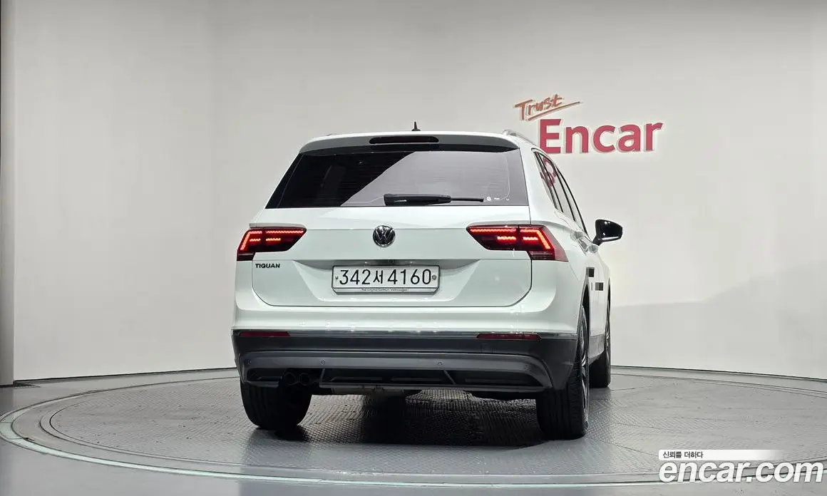 Volkswagen Tiguan 2019 2.0 автомат (гидро), фото 4 Volkswagen Tiguan 2019 2.0 автомат (гидро), фото 4