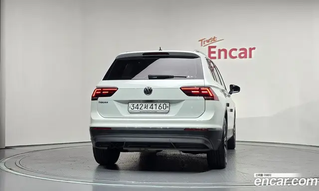 Volkswagen Tiguan 2019 2.0 автомат (гидро), миниатюра 4 Volkswagen Tiguan 2019 2.0 автомат (гидро), миниатюра 4