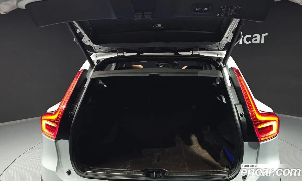 Volvo XC40 2019 2.0 автомат (гидро), фото 26 Volvo XC40 2019 2.0 автомат (гидро), фото 26