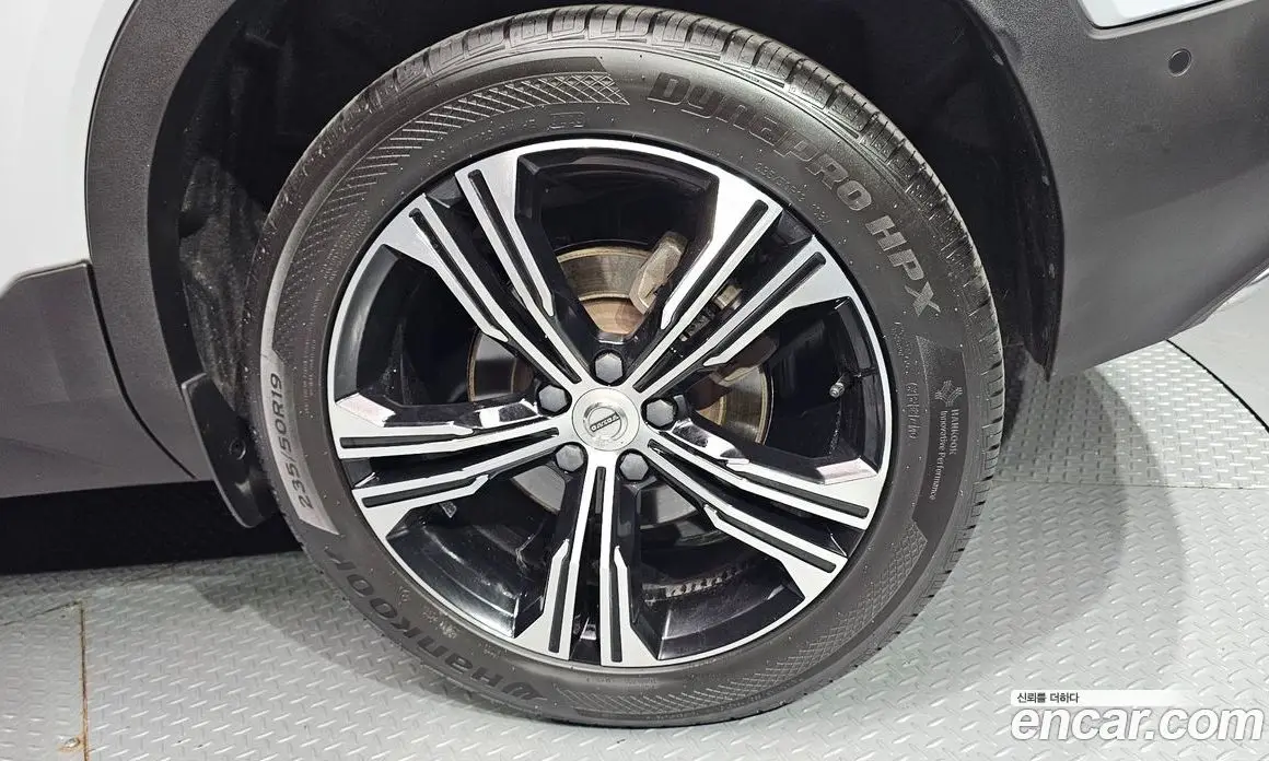 Volvo XC40 2019 2.0 автомат (гидро), фото 7 Volvo XC40 2019 2.0 автомат (гидро), фото 7