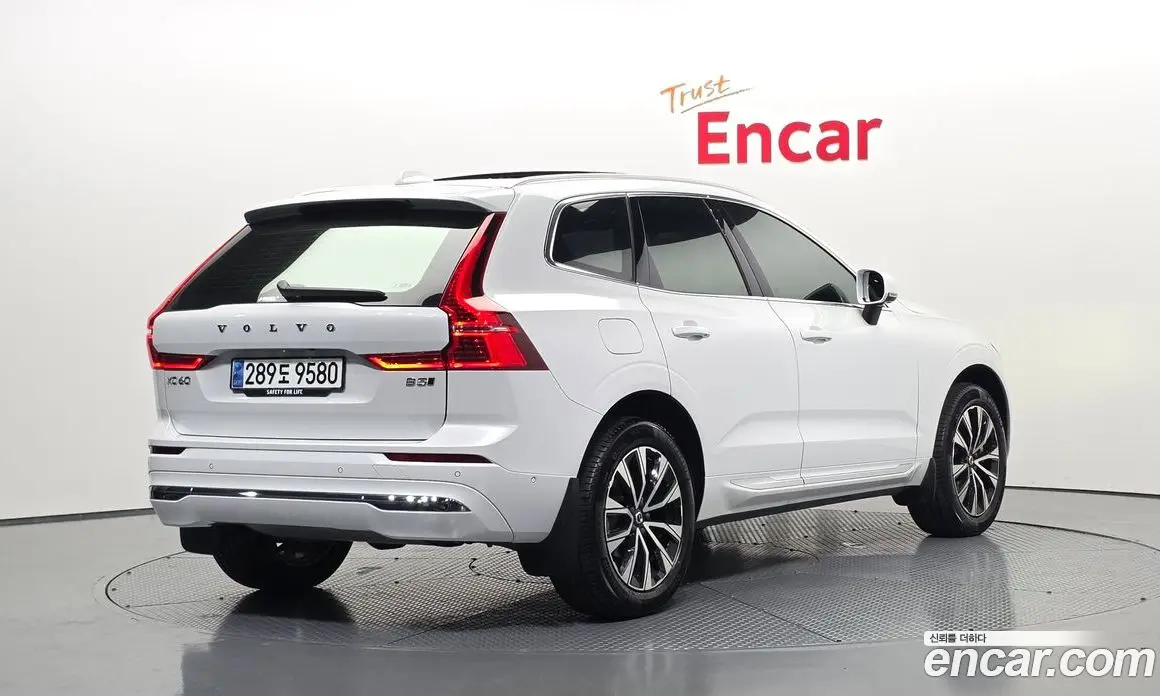 Volvo XC60 2024 2.0 автомат (гидро), фото 2 Volvo XC60 2024 2.0 автомат (гидро), фото 2