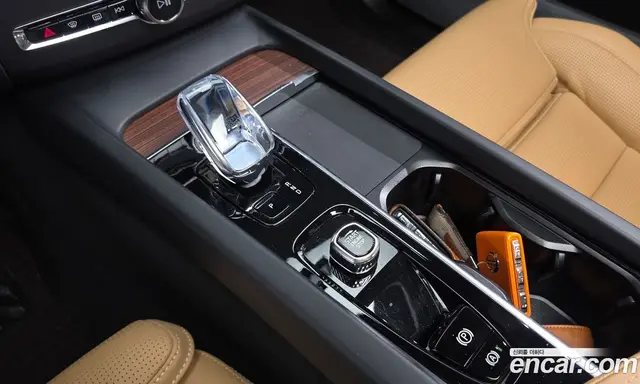 Volvo XC60 2024 2.0 автомат (гидро), миниатюра 12
