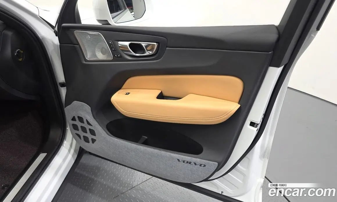 Volvo XC60 2024 2.0 автомат (гидро), фото 14 Volvo XC60 2024 2.0 автомат (гидро), фото 14