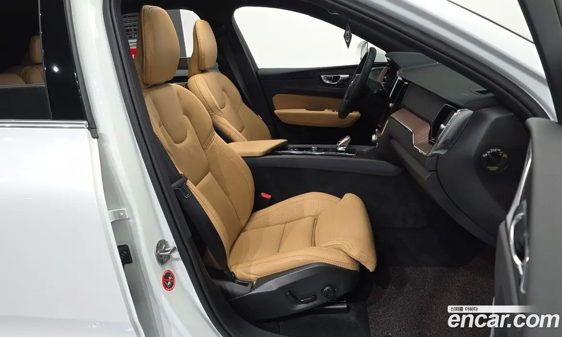 Volvo XC60 2024 2.0 автомат (гидро), фото 17 Volvo XC60 2024 2.0 автомат (гидро), фото 17