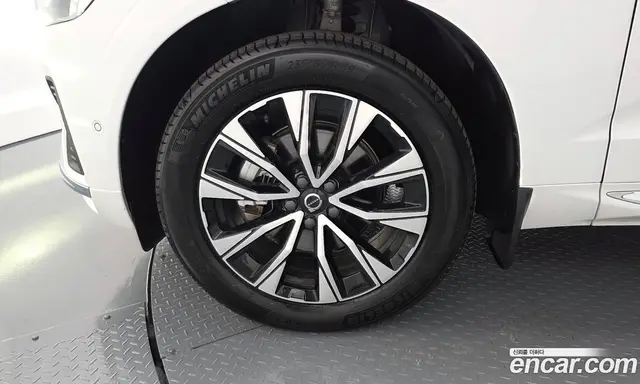 Volvo XC60 2024 2.0 автомат (гидро), миниатюра 5 Volvo XC60 2024 2.0 автомат (гидро), миниатюра 5