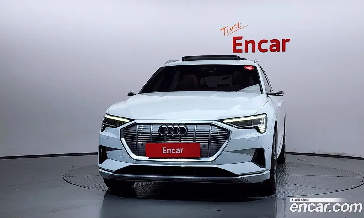 Audi e-tron 2021 0.2 автомат (гидро), фото 3 Audi e-tron 2021 0.2 автомат (гидро), фото 3