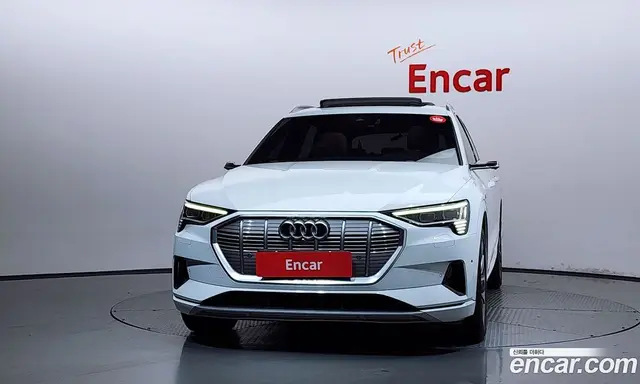 Audi e-tron 2021 0.2 автомат (гидро), миниатюра 3 Audi e-tron 2021 0.2 автомат (гидро), миниатюра 3