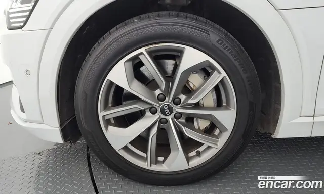Audi e-tron 2021 0.2 автомат (гидро), миниатюра 5 Audi e-tron 2021 0.2 автомат (гидро), миниатюра 5