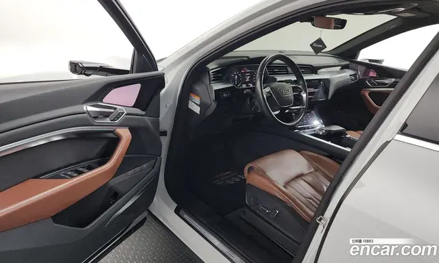 Audi e-tron 2021 0.2 автомат (гидро), миниатюра 10 Audi e-tron 2021 0.2 автомат (гидро), миниатюра 10