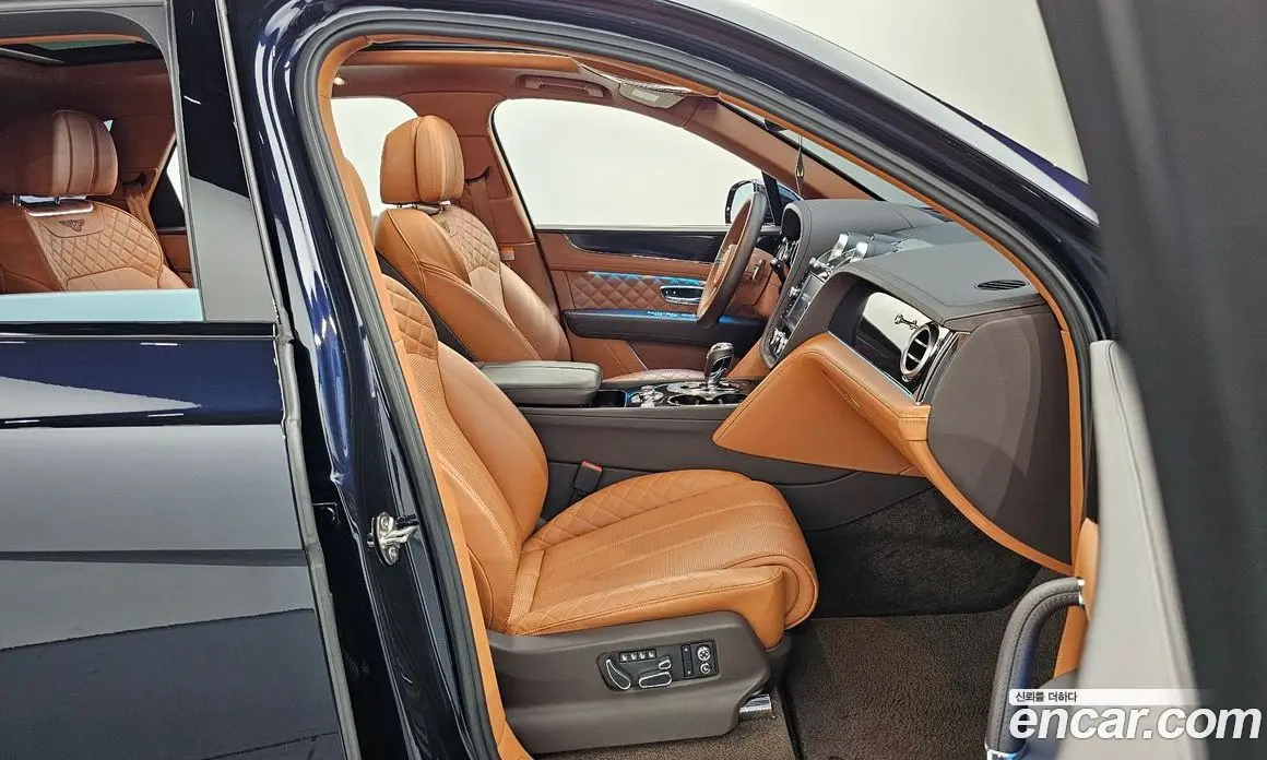 Bentley Bentayga 2018 6.0 автомат (гидро), фото 11 Bentley Bentayga 2018 6.0 автомат (гидро), фото 11