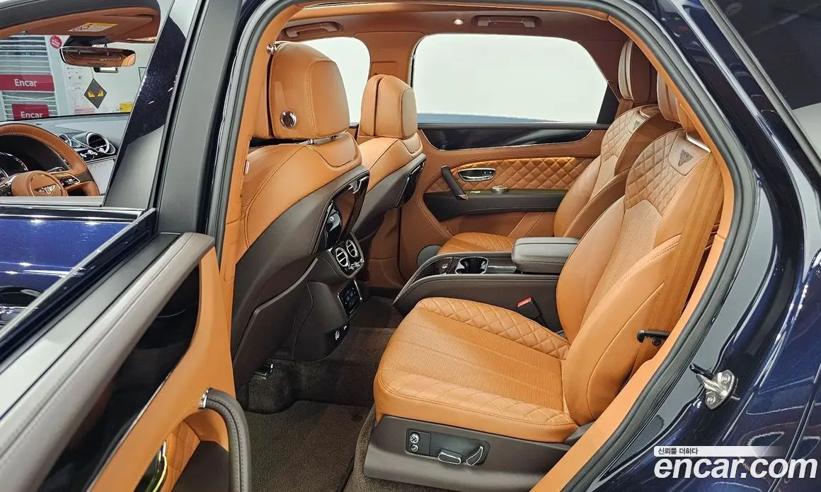 Bentley Bentayga 2018 6.0 автомат (гидро), фото 12 Bentley Bentayga 2018 6.0 автомат (гидро), фото 12