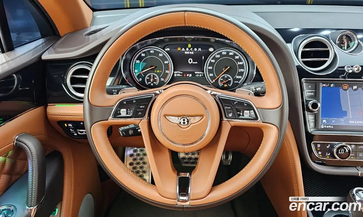 Bentley Bentayga 2018 6.0 автомат (гидро), фото 13 Bentley Bentayga 2018 6.0 автомат (гидро), фото 13