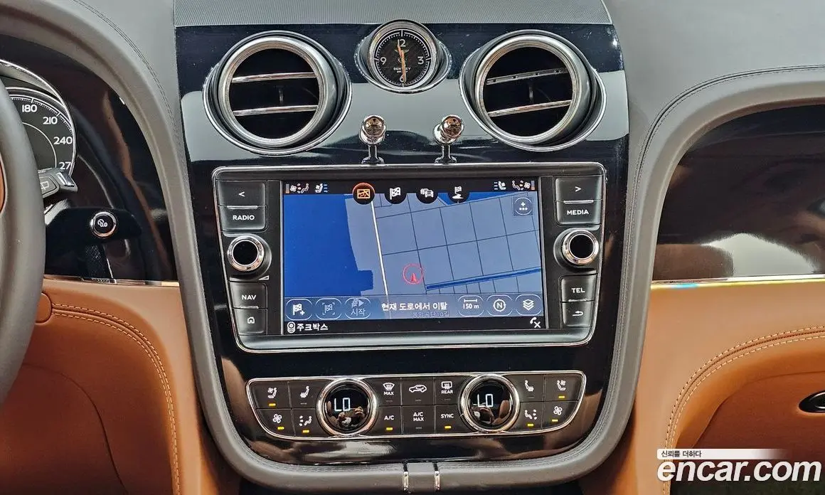 Bentley Bentayga 2018 6.0 автомат (гидро), фото 14 Bentley Bentayga 2018 6.0 автомат (гидро), фото 14
