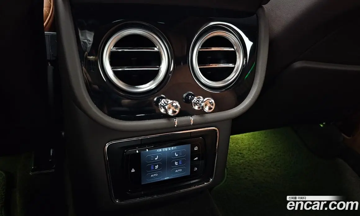 Bentley Bentayga 2018 6.0 автомат (гидро), фото 17 Bentley Bentayga 2018 6.0 автомат (гидро), фото 17