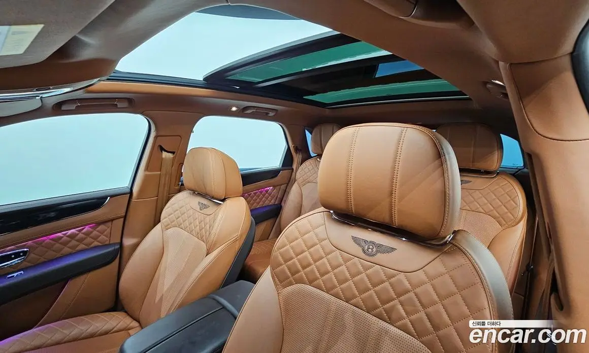 Bentley Bentayga 2018 6.0 автомат (гидро), фото 18 Bentley Bentayga 2018 6.0 автомат (гидро), фото 18