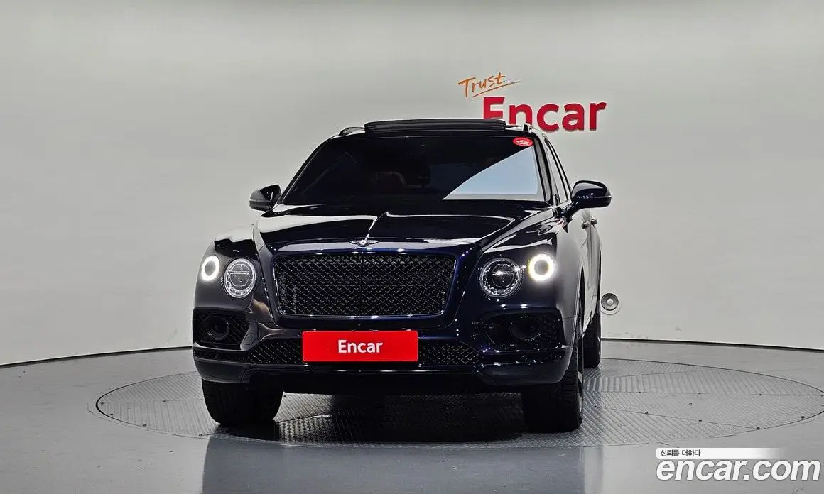 Bentley Bentayga 2018 6.0 автомат (гидро), фото 3 Bentley Bentayga 2018 6.0 автомат (гидро), фото 3