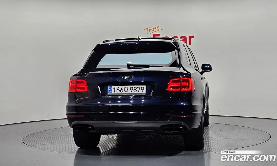 Bentley Bentayga 2018 6.0 автомат (гидро), фото 4 Bentley Bentayga 2018 6.0 автомат (гидро), фото 4