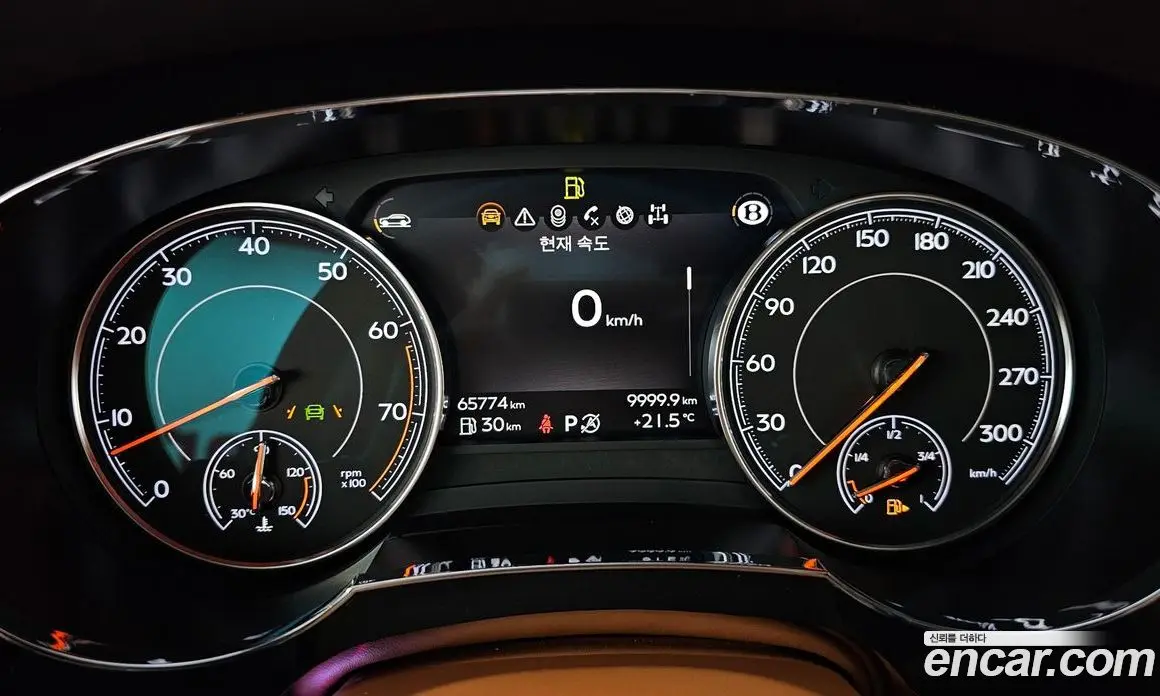 Bentley Bentayga 2018 6.0 автомат (гидро), фото 8 Bentley Bentayga 2018 6.0 автомат (гидро), фото 8