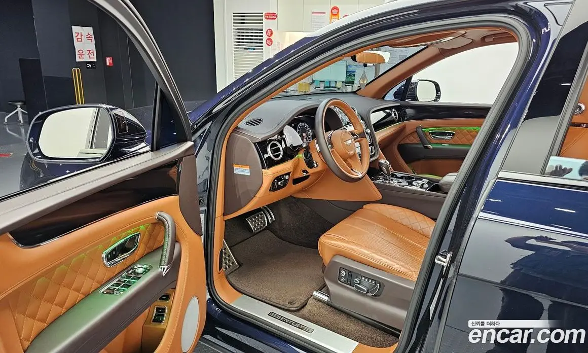 Bentley Bentayga 2018 6.0 автомат (гидро), фото 10 Bentley Bentayga 2018 6.0 автомат (гидро), фото 10