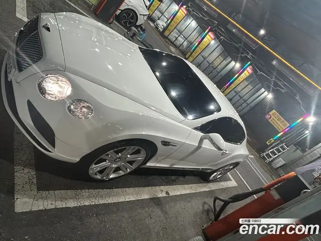 Bentley Continental 2016 4.0 автомат (гидро), миниатюра 2
