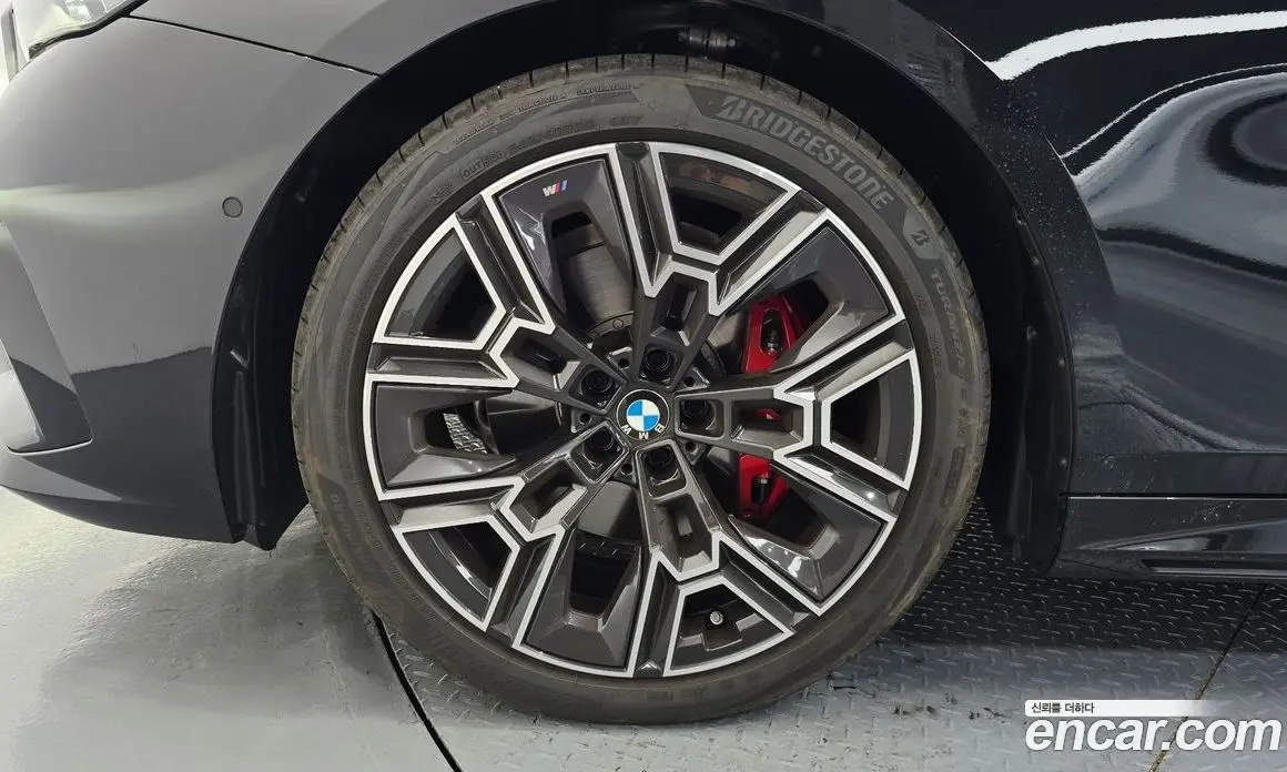 BMW 5 серия 2025 2.0 автомат (гидро), фото 5 BMW 5 серия 2025 2.0 автомат (гидро), фото 5