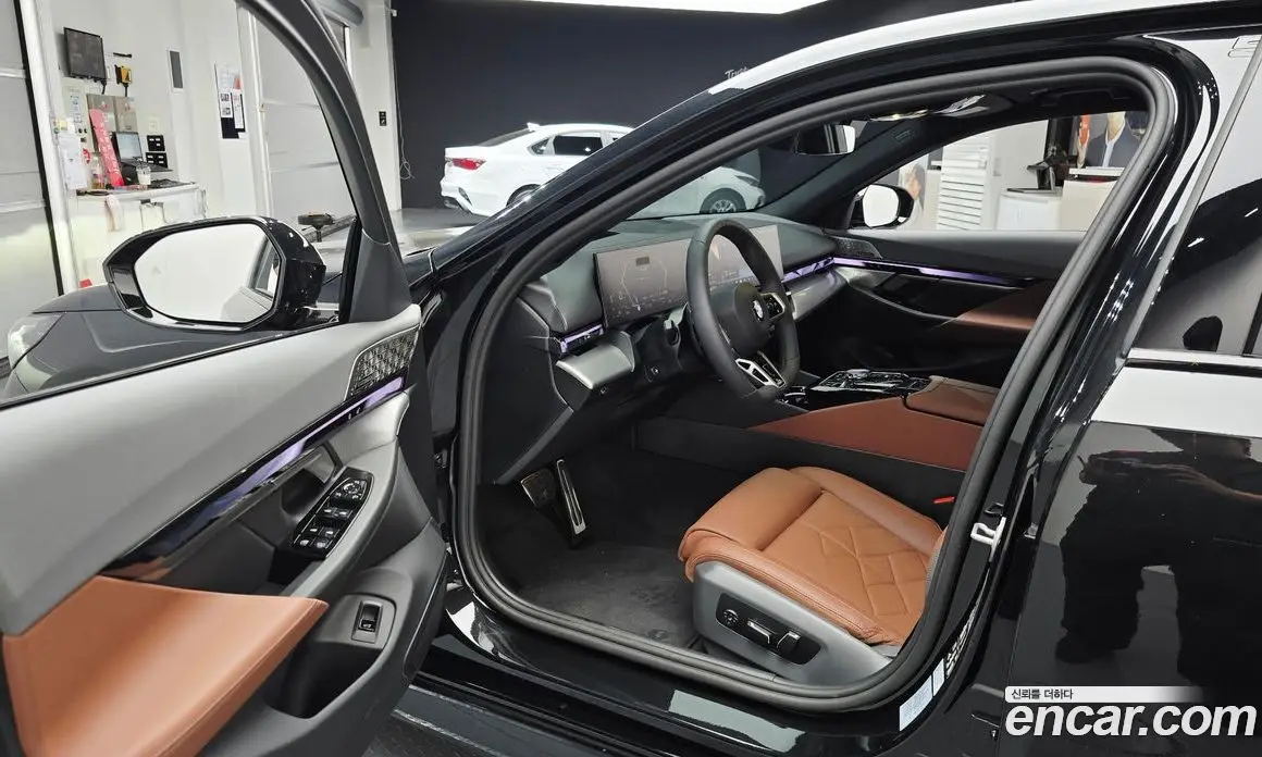 BMW 5 серия 2025 2.0 автомат (гидро), фото 10 BMW 5 серия 2025 2.0 автомат (гидро), фото 10