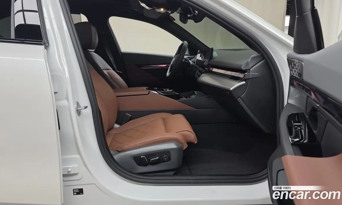 BMW 5 серия 2025 2.0 автомат (гидро), фото 16 BMW 5 серия 2025 2.0 автомат (гидро), фото 16