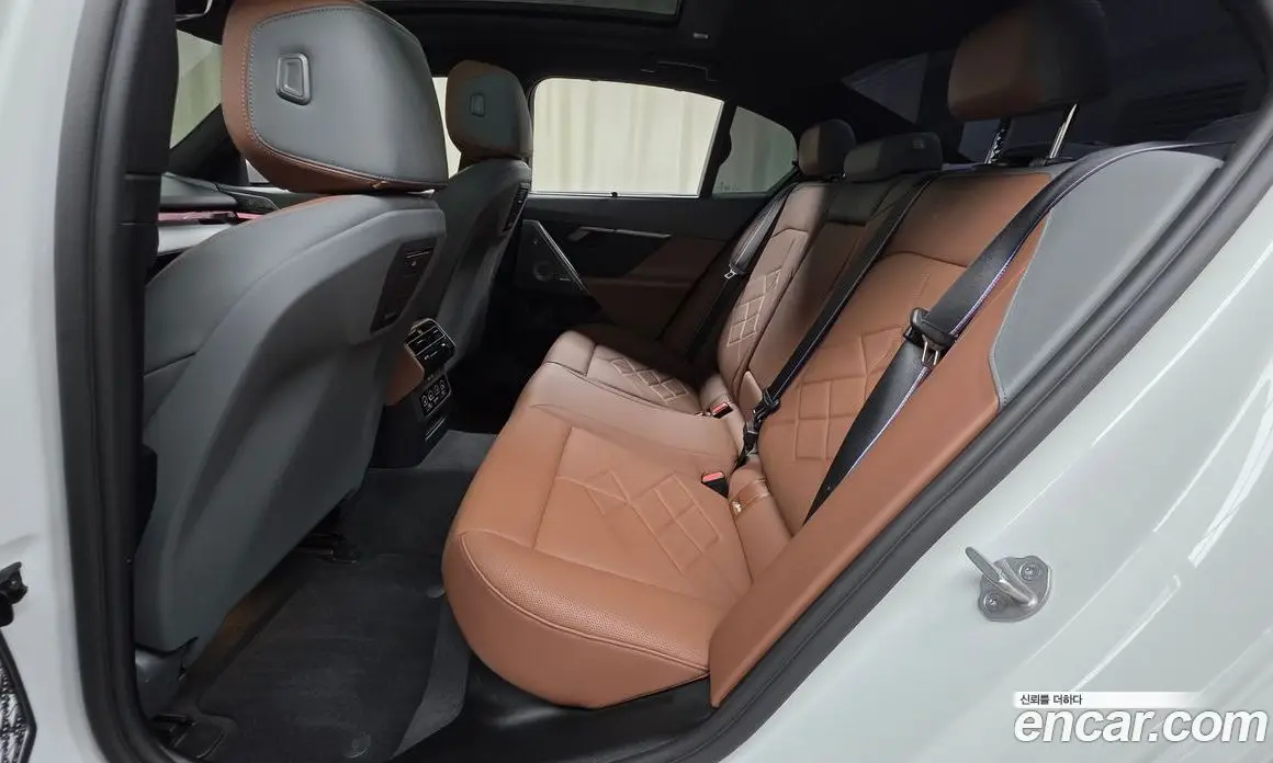 BMW 5 серия 2025 2.0 автомат (гидро), фото 18 BMW 5 серия 2025 2.0 автомат (гидро), фото 18