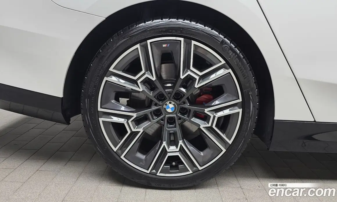 BMW 5 серия 2025 2.0 автомат (гидро), фото 26 BMW 5 серия 2025 2.0 автомат (гидро), фото 26
