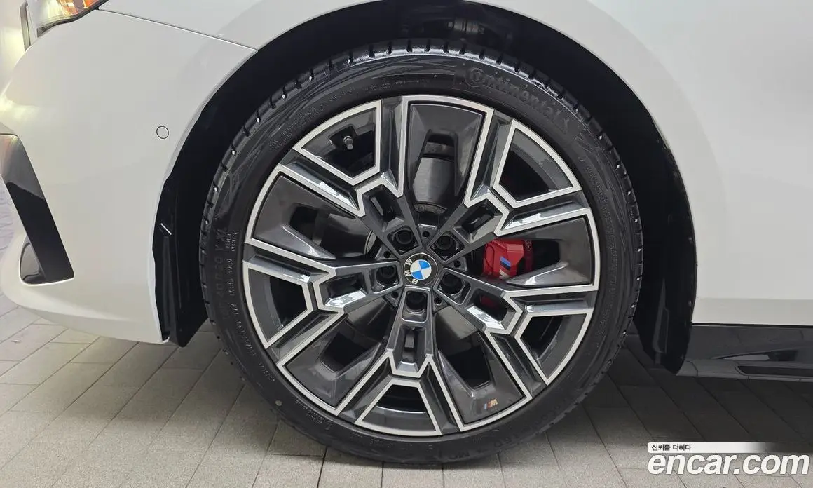 BMW 5 серия 2025 2.0 автомат (гидро), фото 5 BMW 5 серия 2025 2.0 автомат (гидро), фото 5