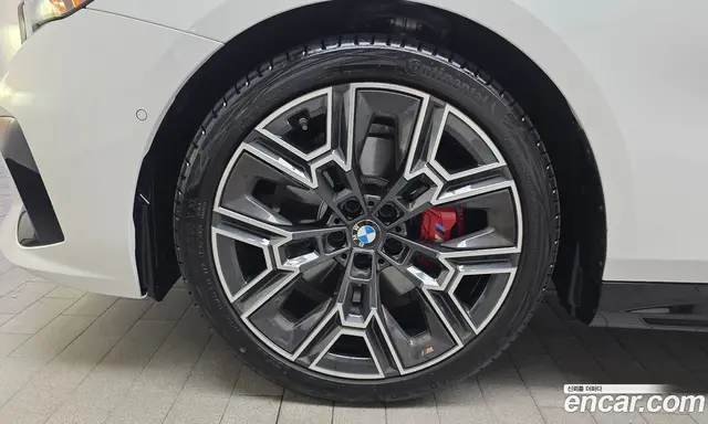 BMW 5 серия 2025 2.0 автомат (гидро), миниатюра 5 BMW 5 серия 2025 2.0 автомат (гидро), миниатюра 5