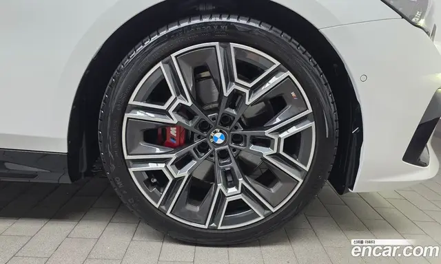BMW 5 серия 2025 2.0 автомат (гидро), миниатюра 7 BMW 5 серия 2025 2.0 автомат (гидро), миниатюра 7
