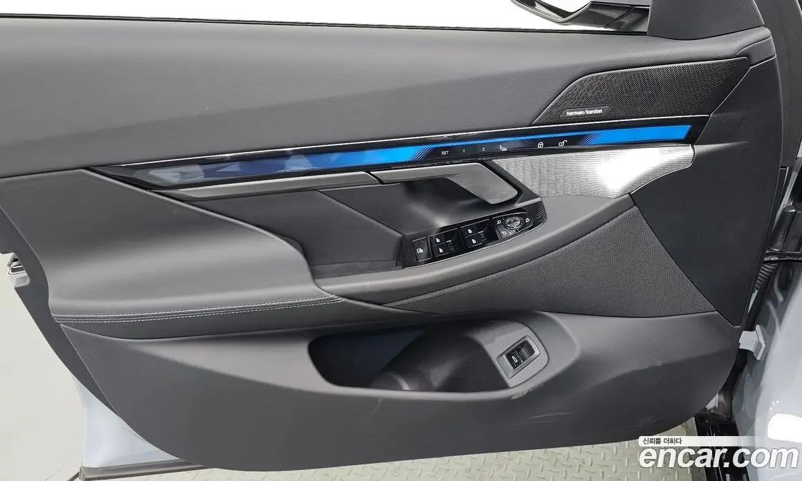 BMW 5 серия 2025 2.0 автомат (гидро), фото 14 BMW 5 серия 2025 2.0 автомат (гидро), фото 14