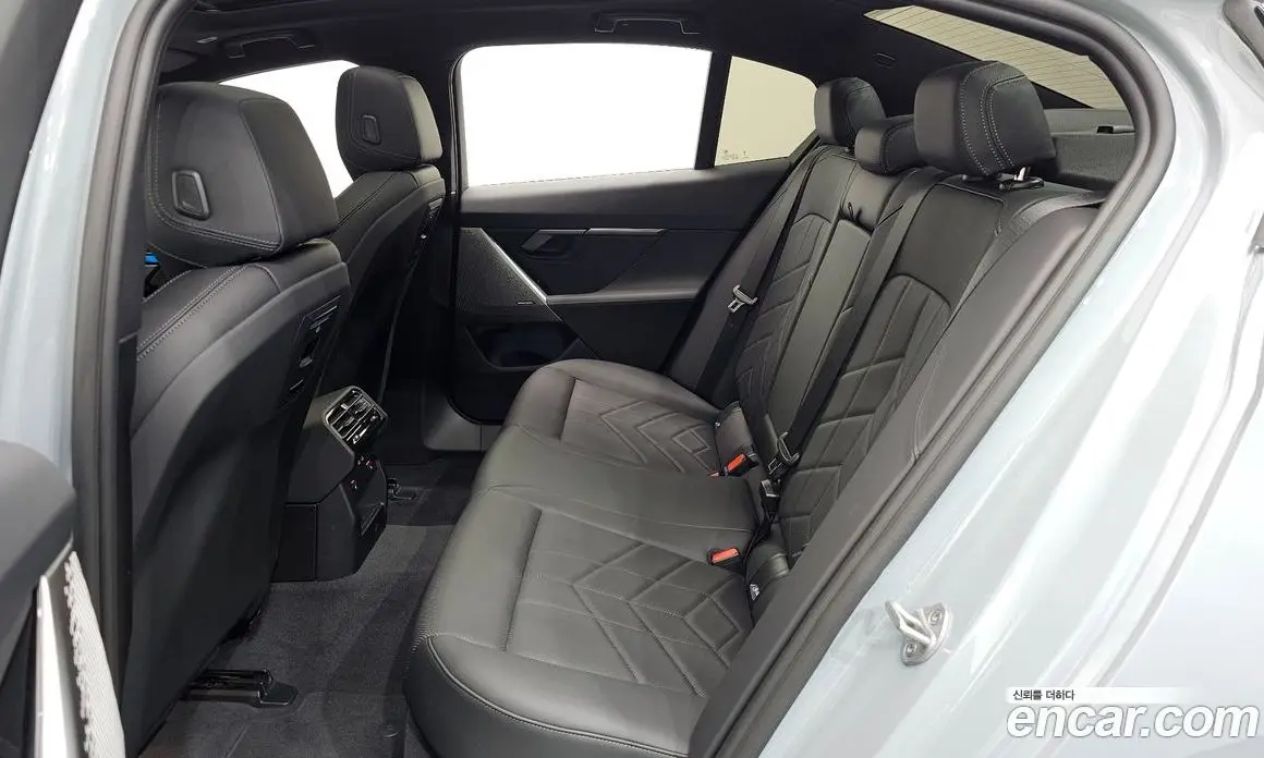 BMW 5 серия 2025 2.0 автомат (гидро), фото 16 BMW 5 серия 2025 2.0 автомат (гидро), фото 16