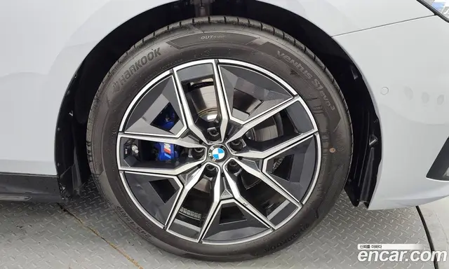 BMW 5 серия 2025 2.0 автомат (гидро), миниатюра 7 BMW 5 серия 2025 2.0 автомат (гидро), миниатюра 7