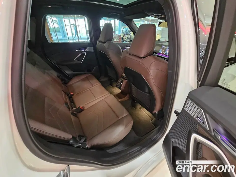 BMW X1 2023 2.0 автомат (гидро), фото 12