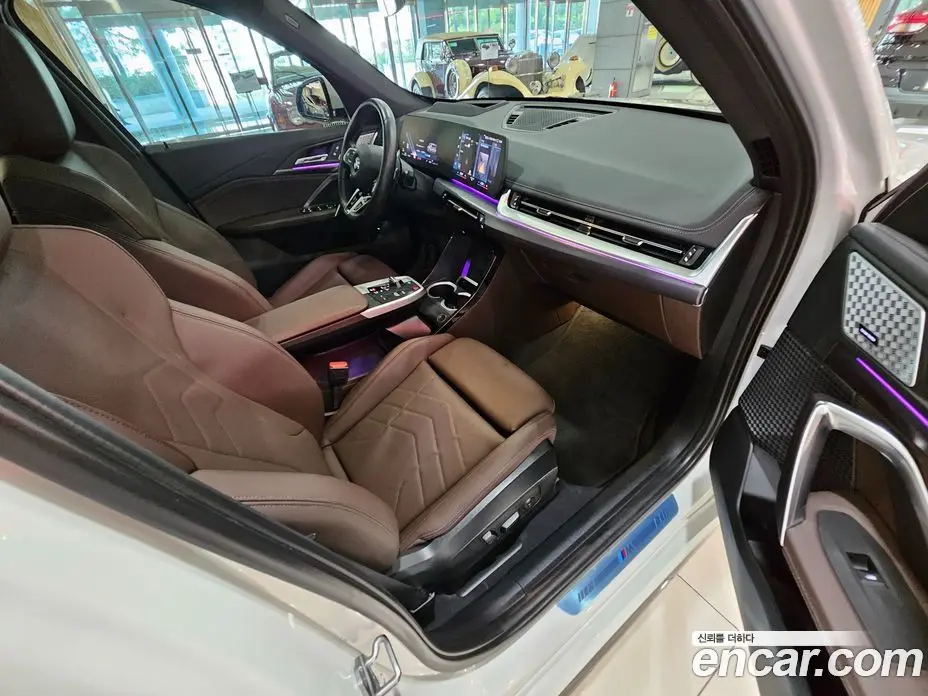 BMW X1 2023 2.0 автомат (гидро), фото 13