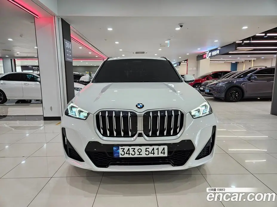 BMW X1 2023 2.0 автомат (гидро), фото 3