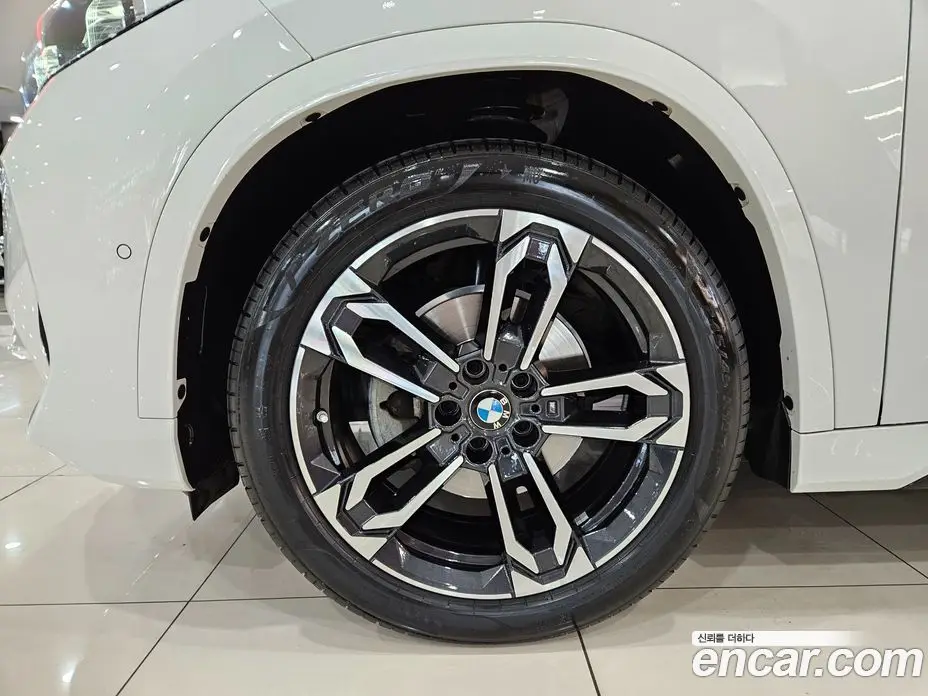 BMW X1 2023 2.0 автомат (гидро), фото 5
