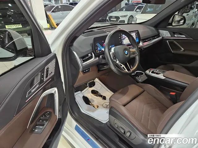 BMW X1 2023 2.0 автомат (гидро), миниатюра 10