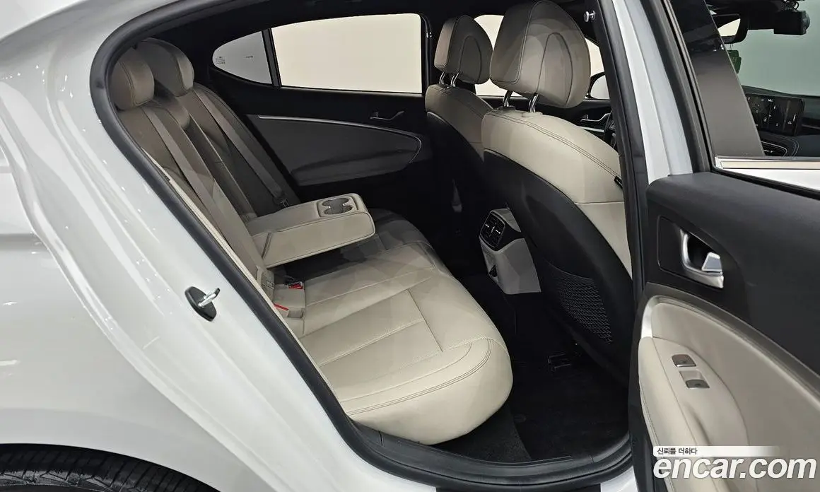 Genesis G70 2022 2.0 автомат (гидро), фото 11 Genesis G70 2022 2.0 автомат (гидро), фото 11