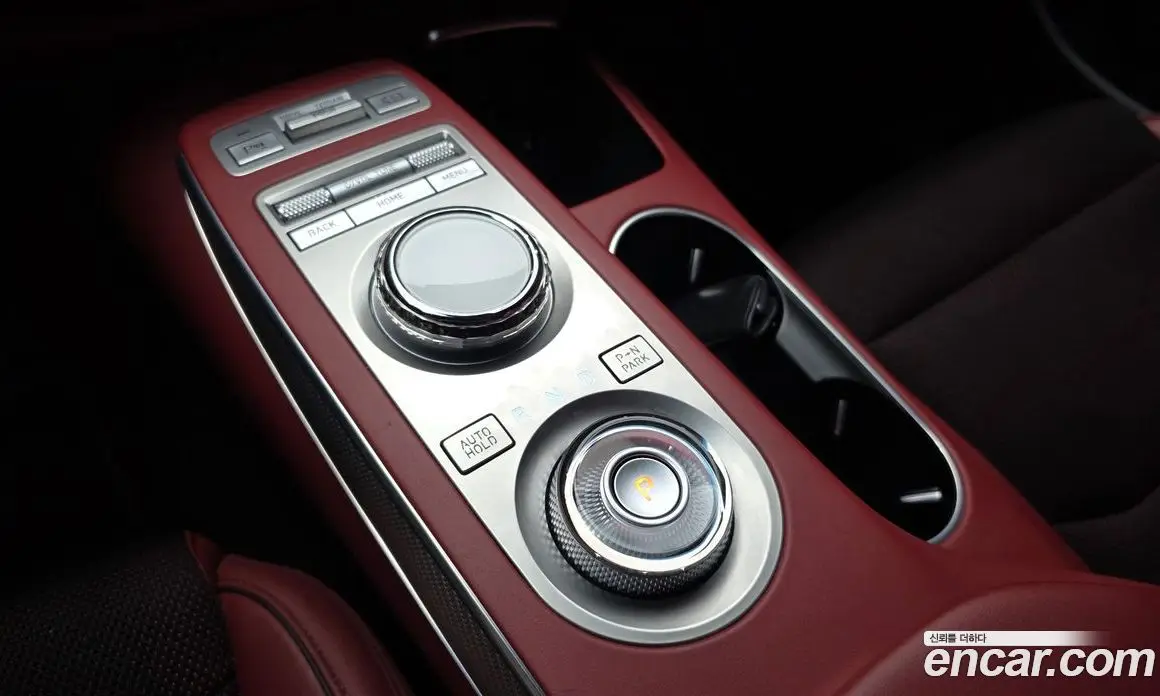 Genesis GV70 2021 2.5 автомат (гидро), фото 12 Genesis GV70 2021 2.5 автомат (гидро), фото 12