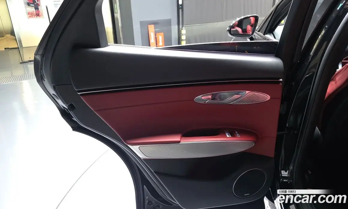 Genesis GV70 2021 2.5 автомат (гидро), фото 15 Genesis GV70 2021 2.5 автомат (гидро), фото 15