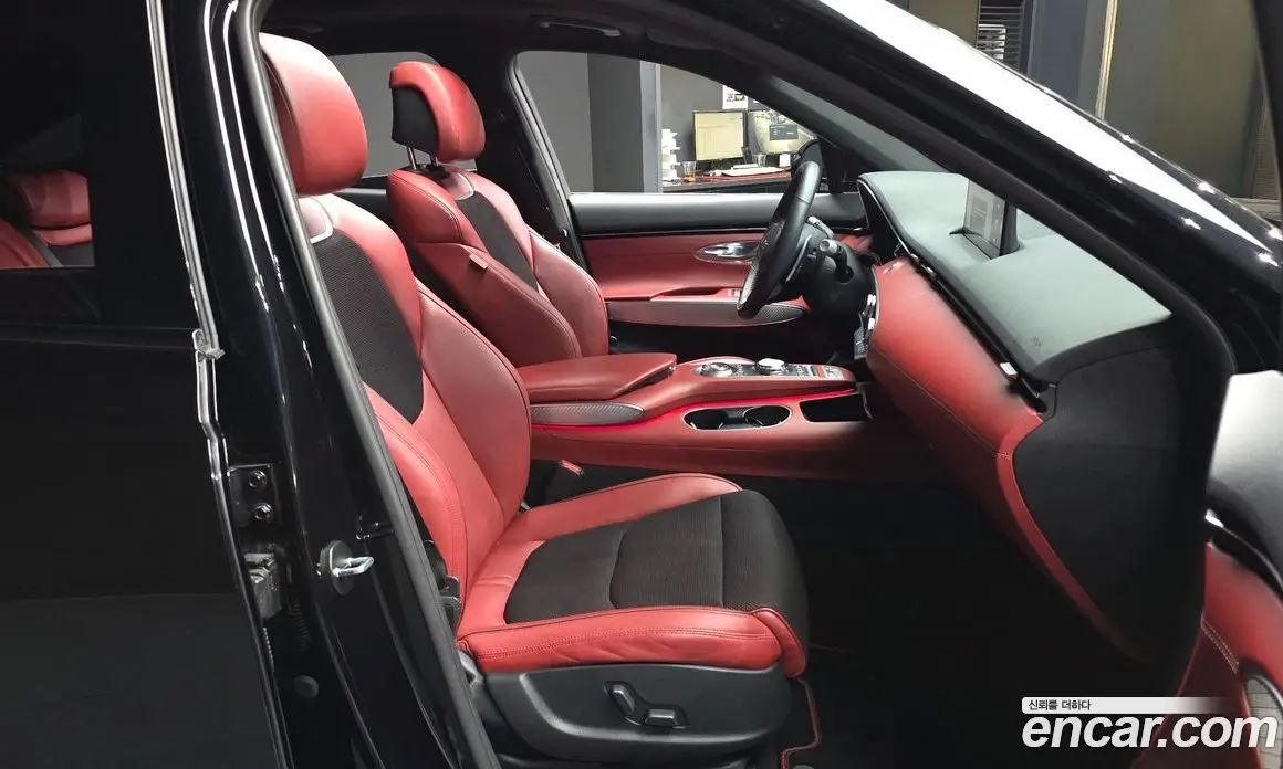 Genesis GV70 2021 2.5 автомат (гидро), фото 17 Genesis GV70 2021 2.5 автомат (гидро), фото 17