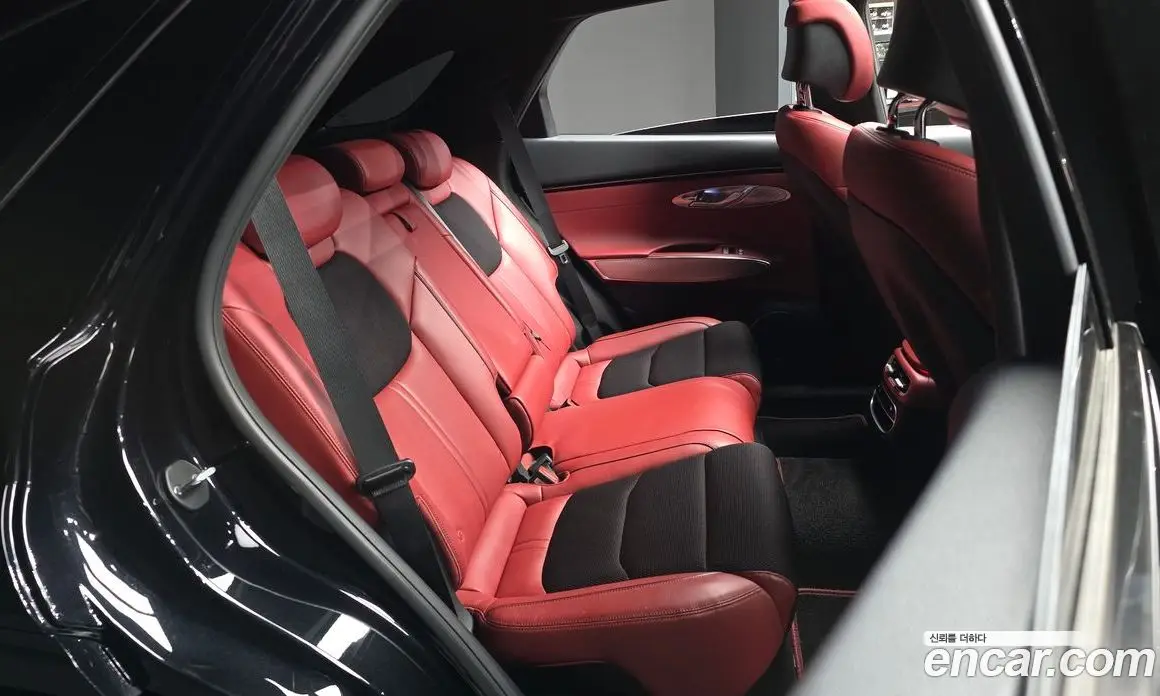 Genesis GV70 2021 2.5 автомат (гидро), фото 18 Genesis GV70 2021 2.5 автомат (гидро), фото 18