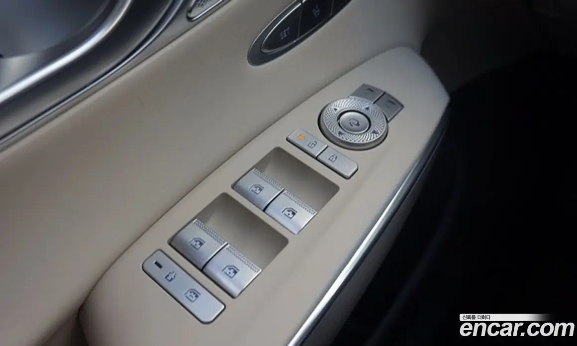 Genesis GV70 2025 2.5 автомат (гидро), фото 11 Genesis GV70 2025 2.5 автомат (гидро), фото 11