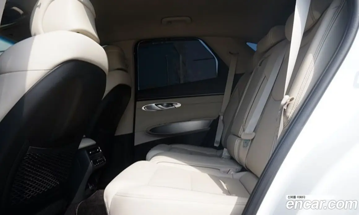 Genesis GV70 2025 2.5 автомат (гидро), фото 10 Genesis GV70 2025 2.5 автомат (гидро), фото 10